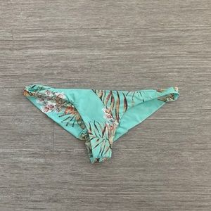 VITAMIN A Tropical Print Bikini Bottoms Size Large